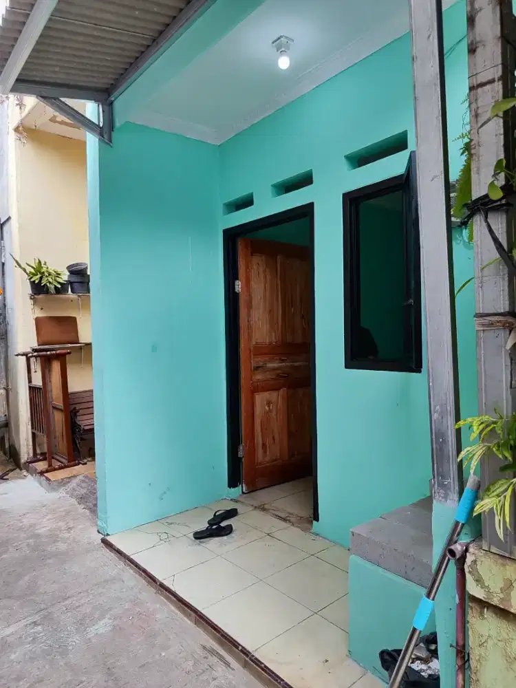 Rumah di kontrakan tahunan ciledug