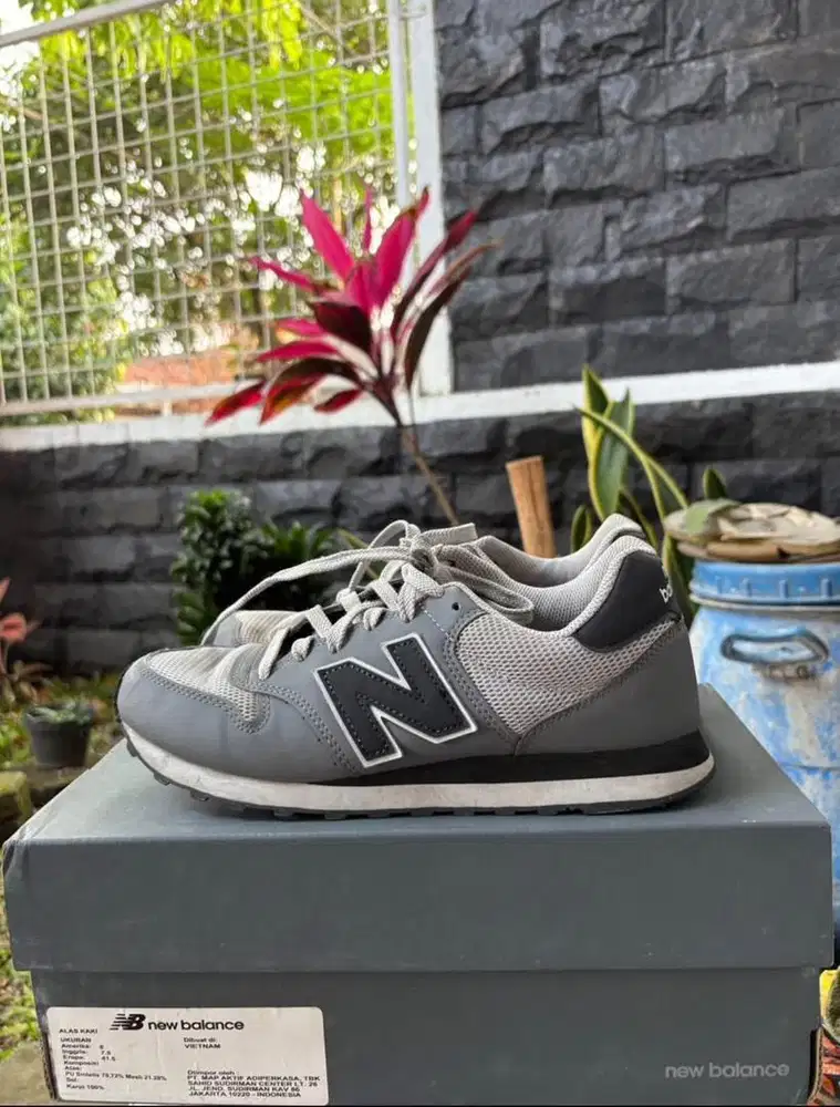 NEW BALANCE SECOND