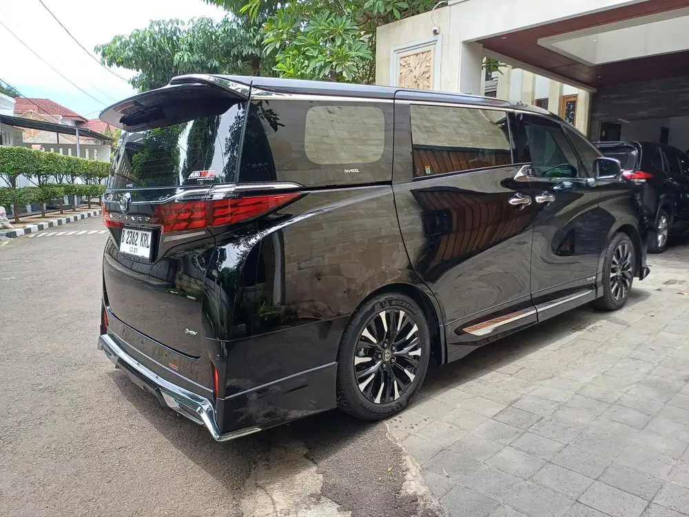 Toyota Alphard 2024 Hybrid