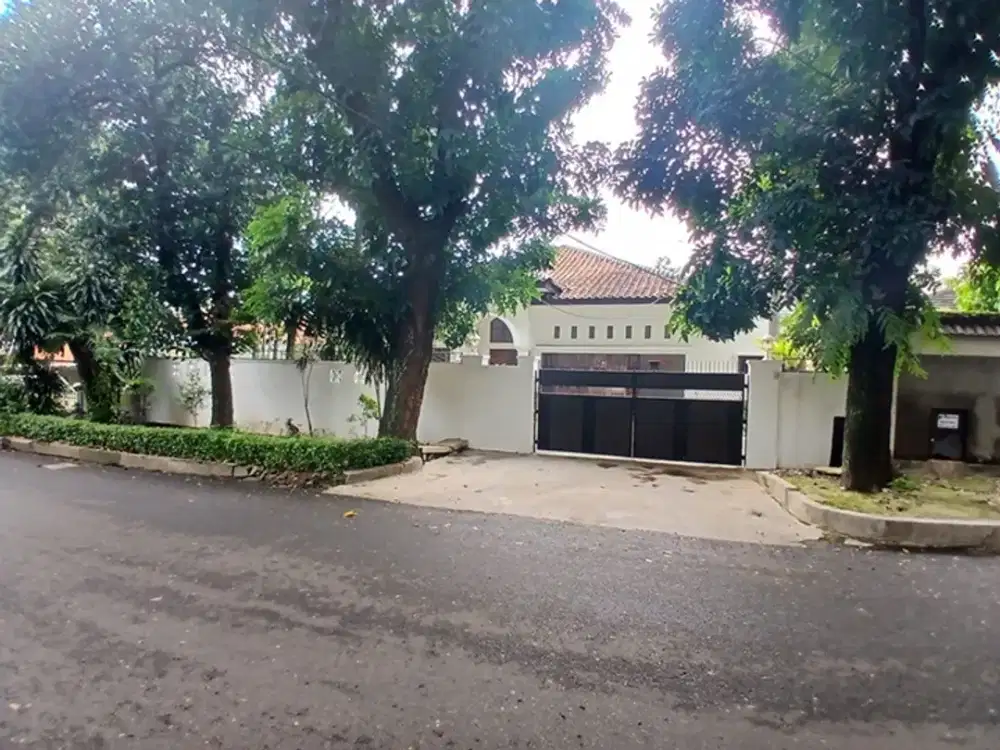 Disewakan Rumah, Luas 400m2 di Kemang, Jakarta Selatan