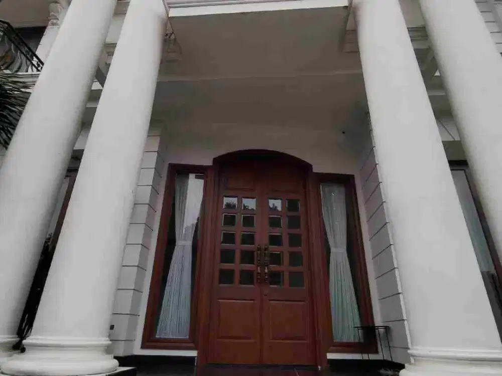 jual cepat rumah Hoek 3 lantai di villa gading indah VGI kelapa gading