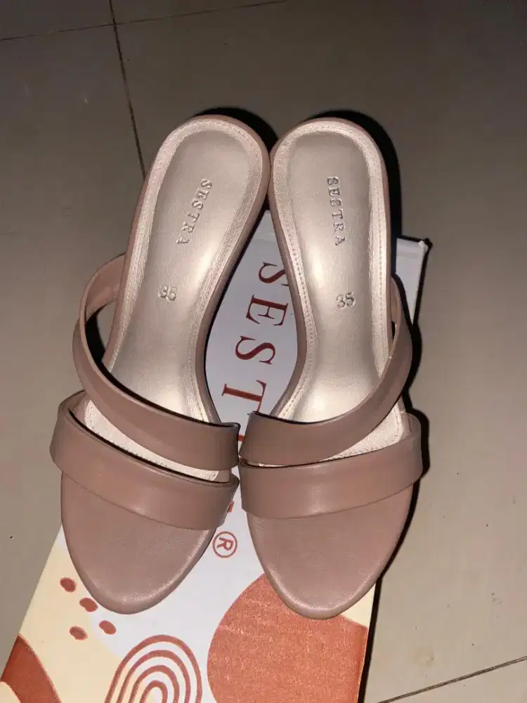 Jual sepatu ukuran 35