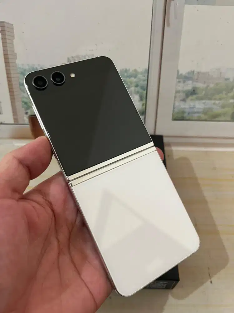Samsung z flip 5 8/256gb sein second