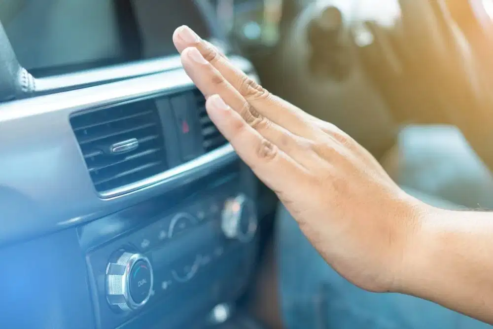 ISI FREON AC MOBIL / SERVICE AC MOBIL