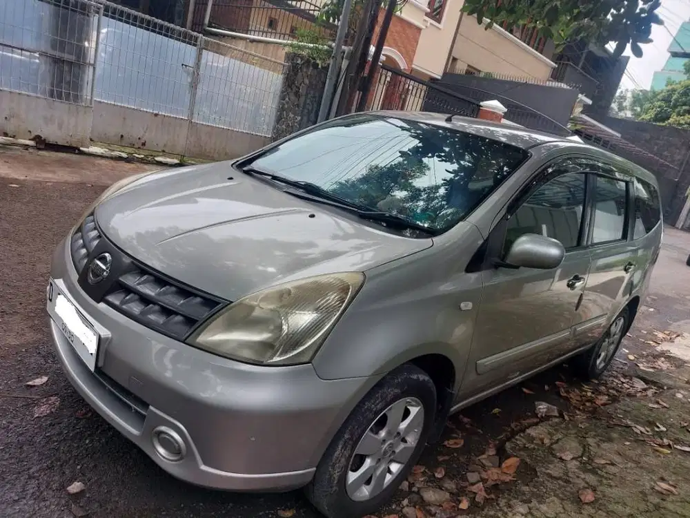 Nissan Grand Livina 2010 Matic