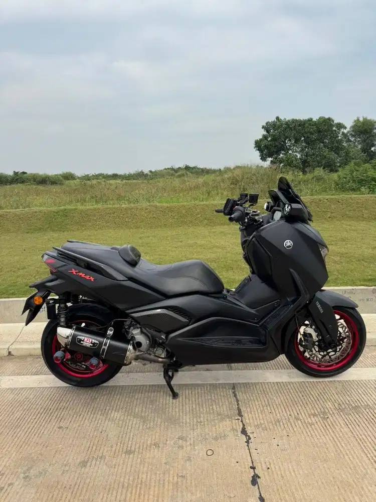 Xmax Connected ABS 2023 warna Hitam