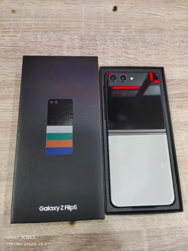 Samsung Flip 5 512GB Like new