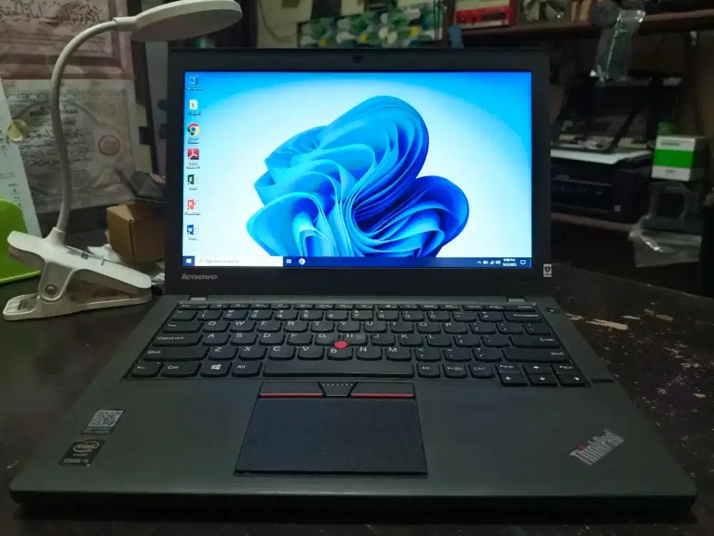 Dijual Laptop Lenovo Thinkpad X250, 13 inch, Intel i5, RAM 8 , SSD 256