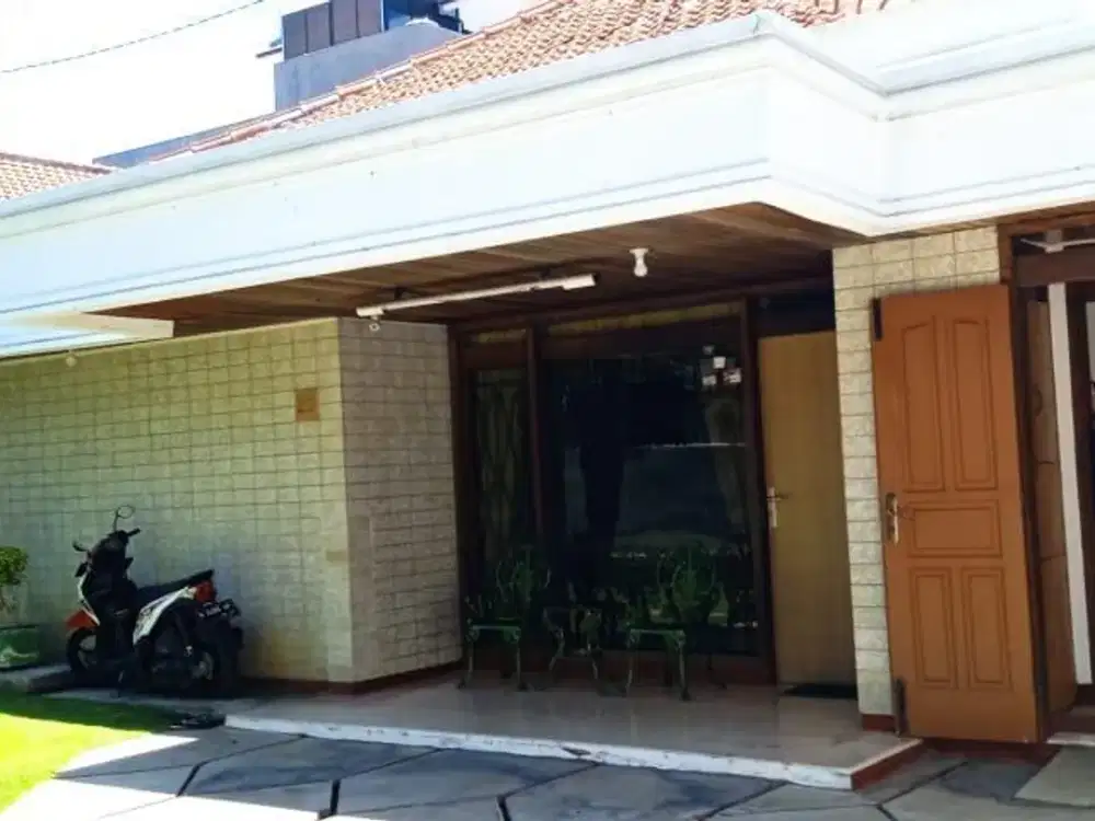Rmh Dharmahusada Utara Cocok Untuk Usaha , Kantor Lokasi Di Jalan Raya