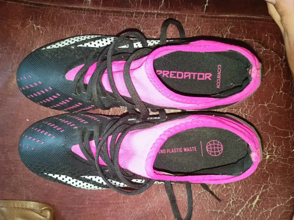Sepatu Adidas predator