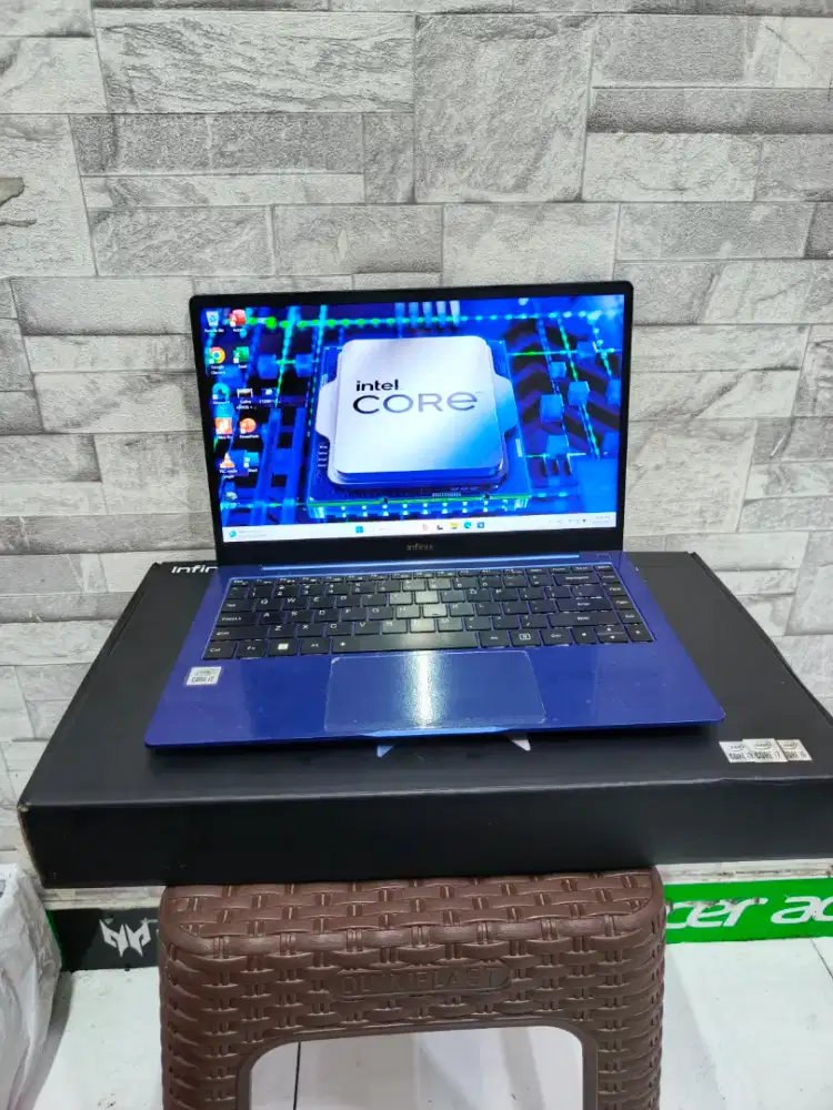 Laptop infinix core i7 fullset