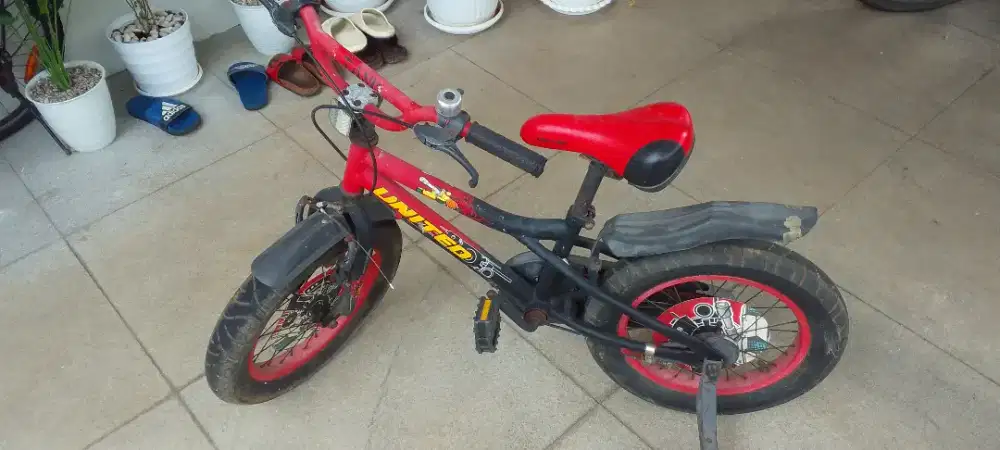 Dijual sepeda anak United tank