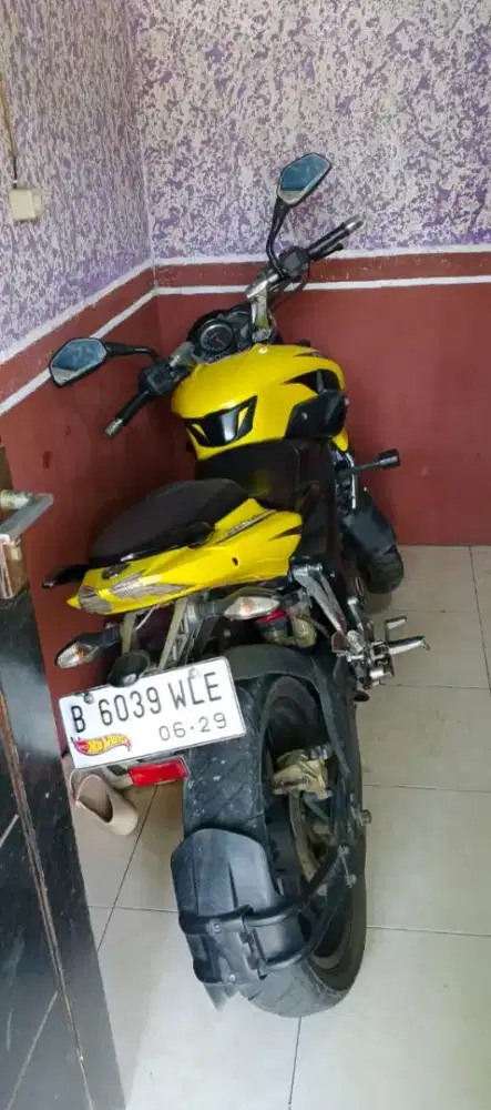 Kawasaki pulsar 200 NS kuning full ori