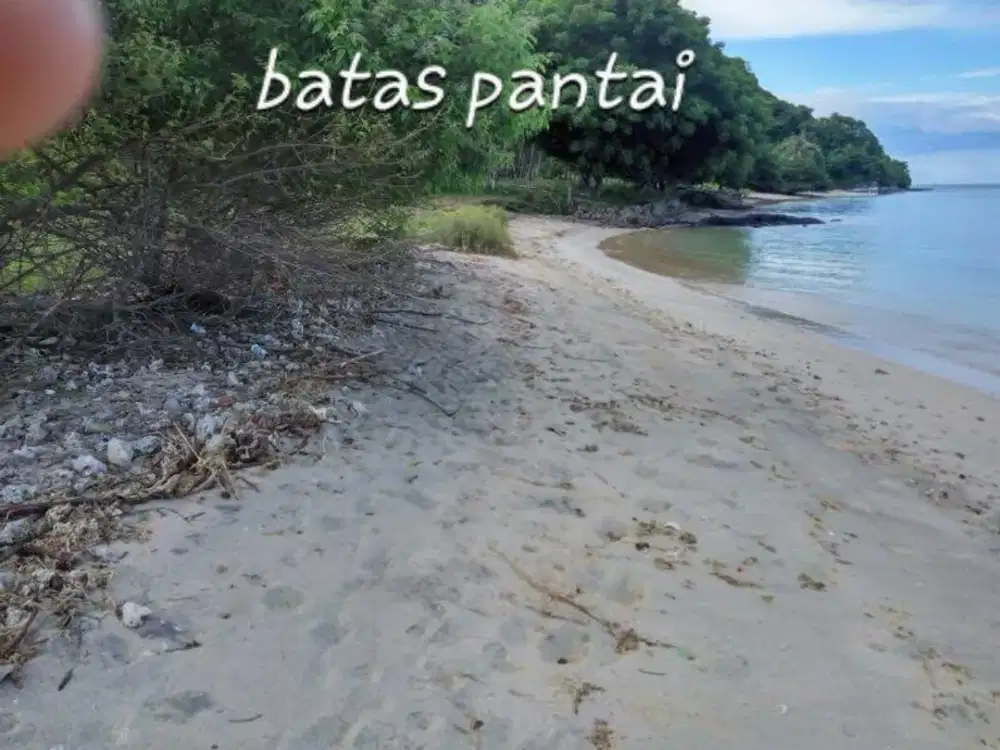Tanah pinggir pantai Gili Asahan cocok untuk hotel dan villa