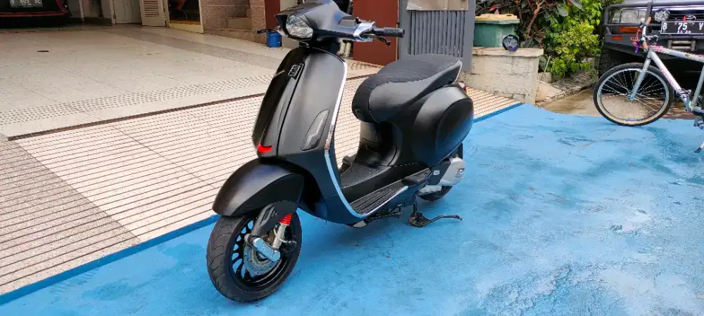 VESPA Sprint 150 IGET 2021 - Limited Color (Black Opaco)