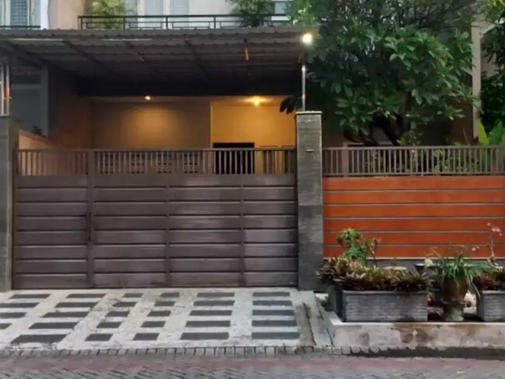JUAL RUMAH MEWAH  FURNISHED MEWAH DI ARAYA 1 SURABAYA TIMUR