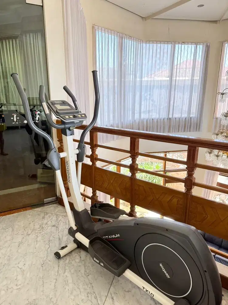 rebook titanium TX 1.0 Cross Trainer