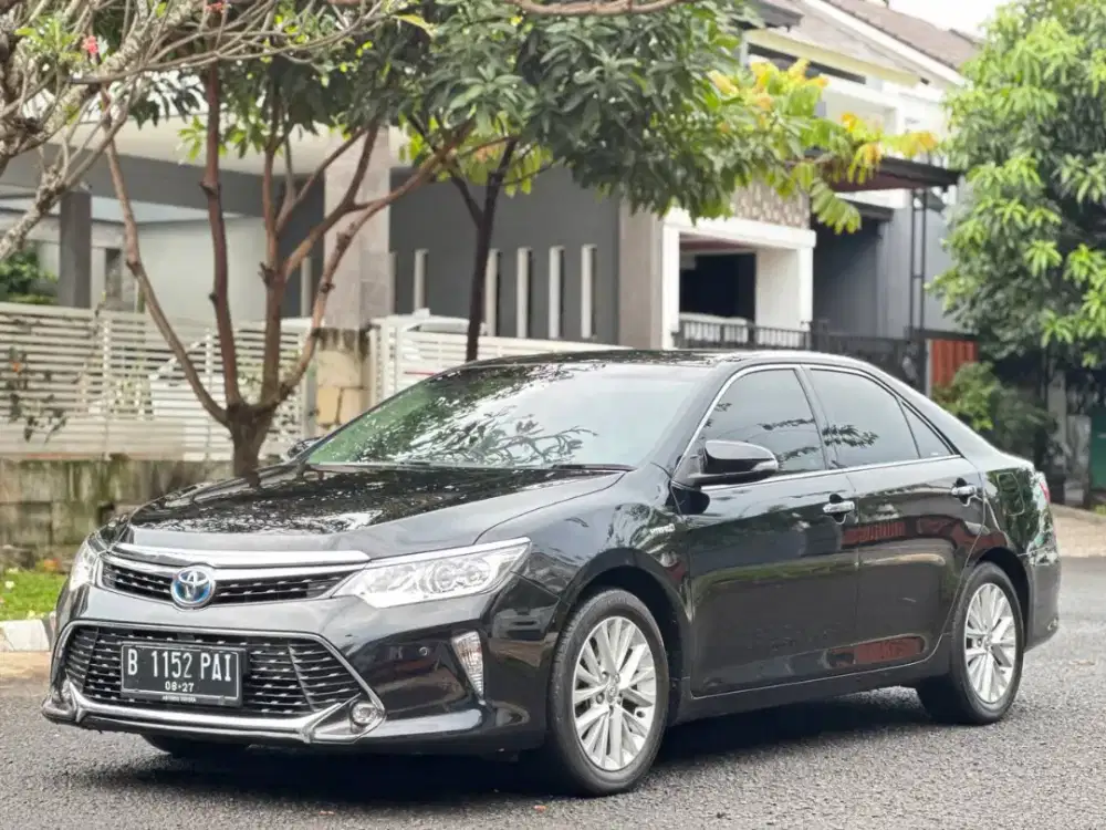 Camry 2.5L Hybrid AT 2017 Hitam Metalik