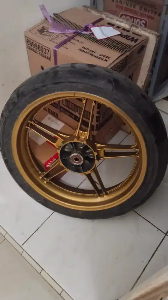Velg blakang yamaha R17 bekas + ban