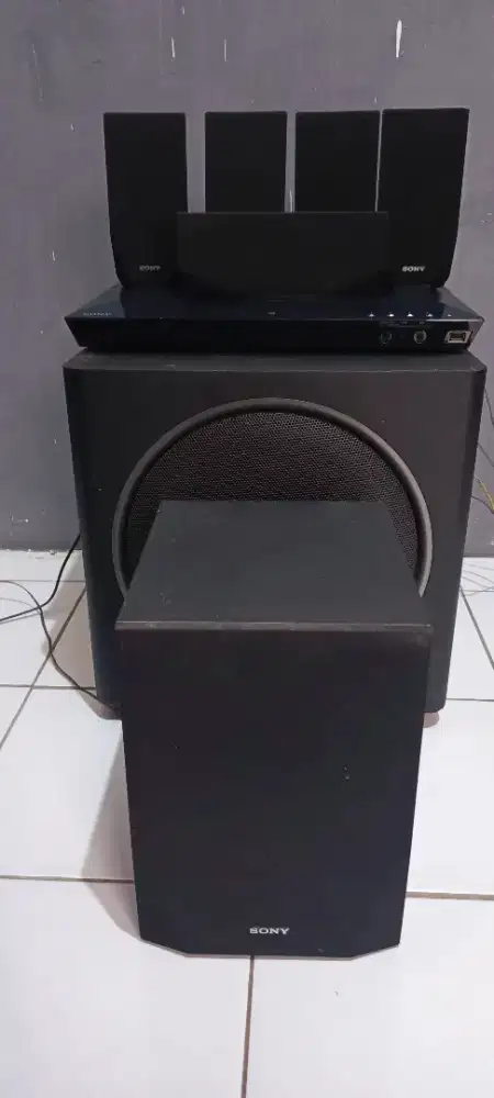 Home theater blueray Sony BDV E2100