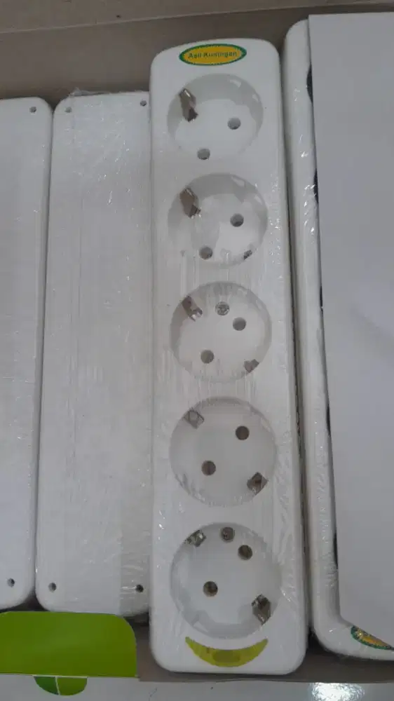 STOP KONTAK MATSUI 5 LUBANG