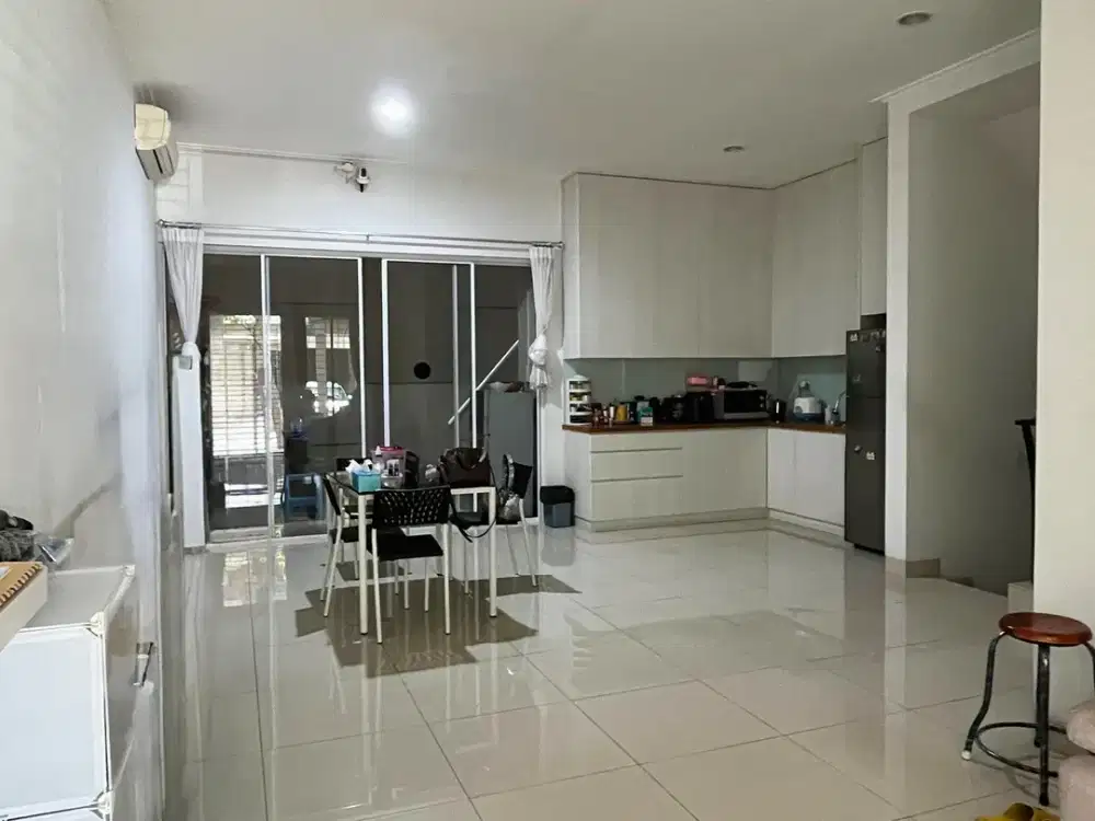 Rumah Cantik Furnished Sedayu City Cluster Eropa Kelapa Gading