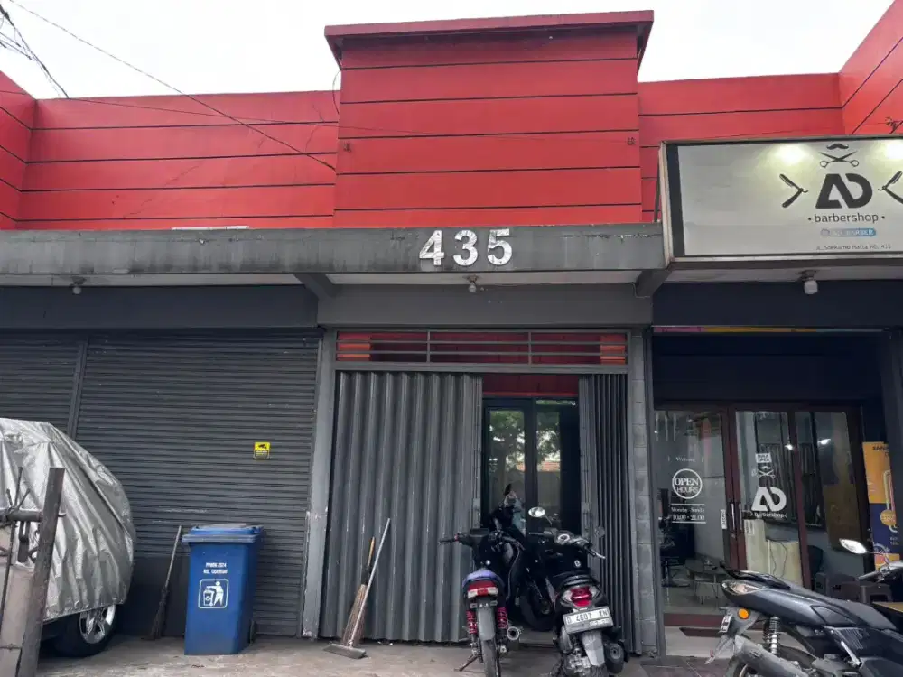Disewakan rumah kantor tempat usaha dipinggir jalan