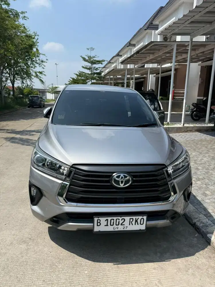 Toyota Innova V AT 2022