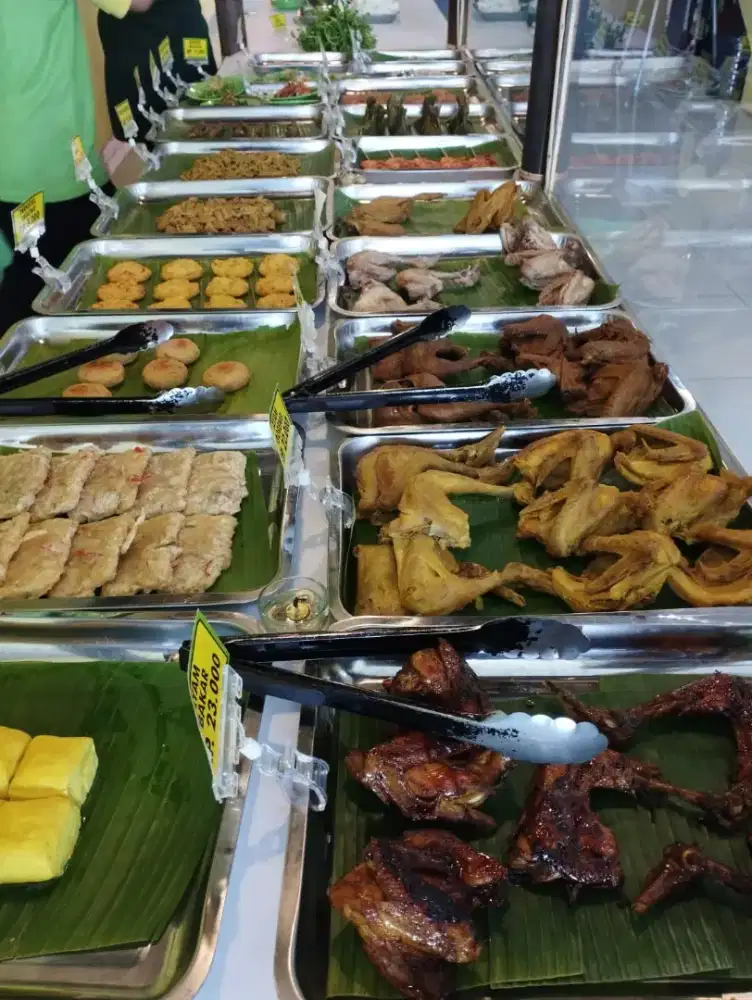 Karyawan ayam bakar/juice buah batu/antapani