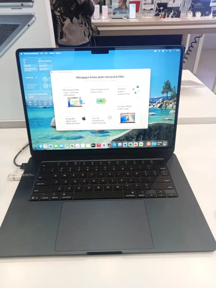MacBook Air (15 inci)