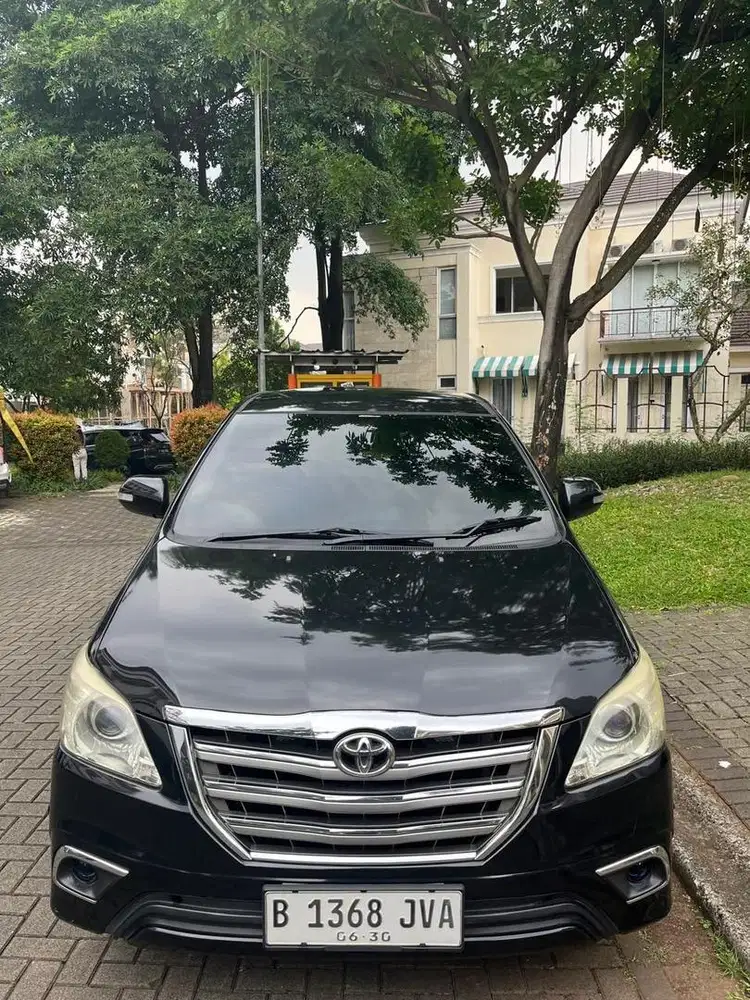 Kijang innova v 2.4 diesel 2014 AT