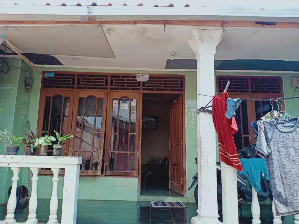 DIJUAL RUMAH UTAMA & 2 KONTRAKAN