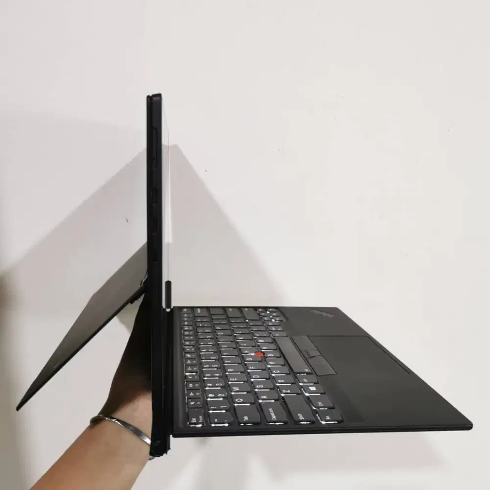 Laptop murah 2in1 Lenovo X1 Tablet Touch Corei7 GEN8 RAM16/256GB mulus