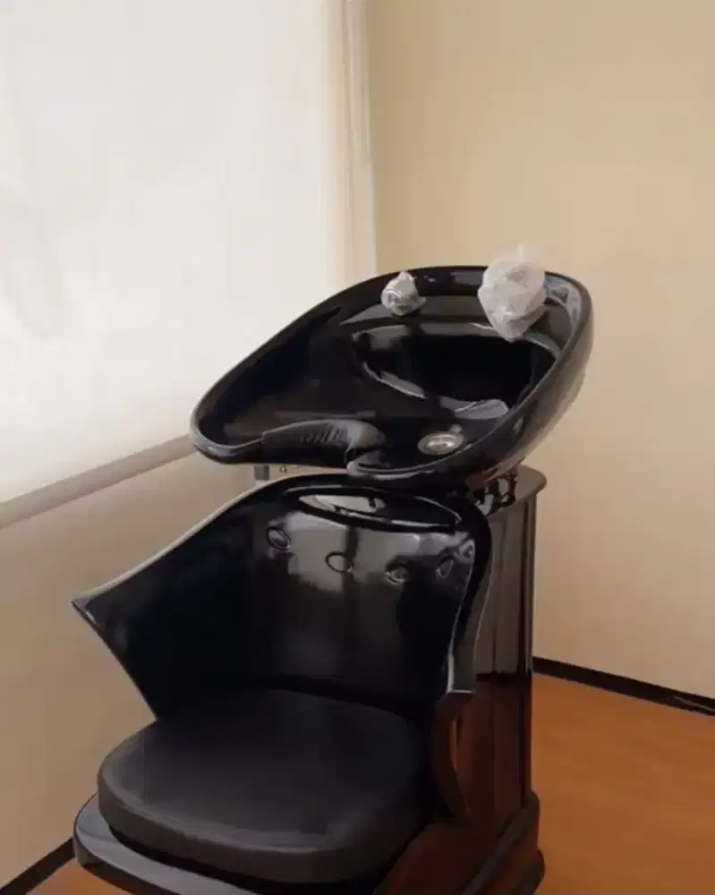 Kursi Keramas Salon & Barbershop