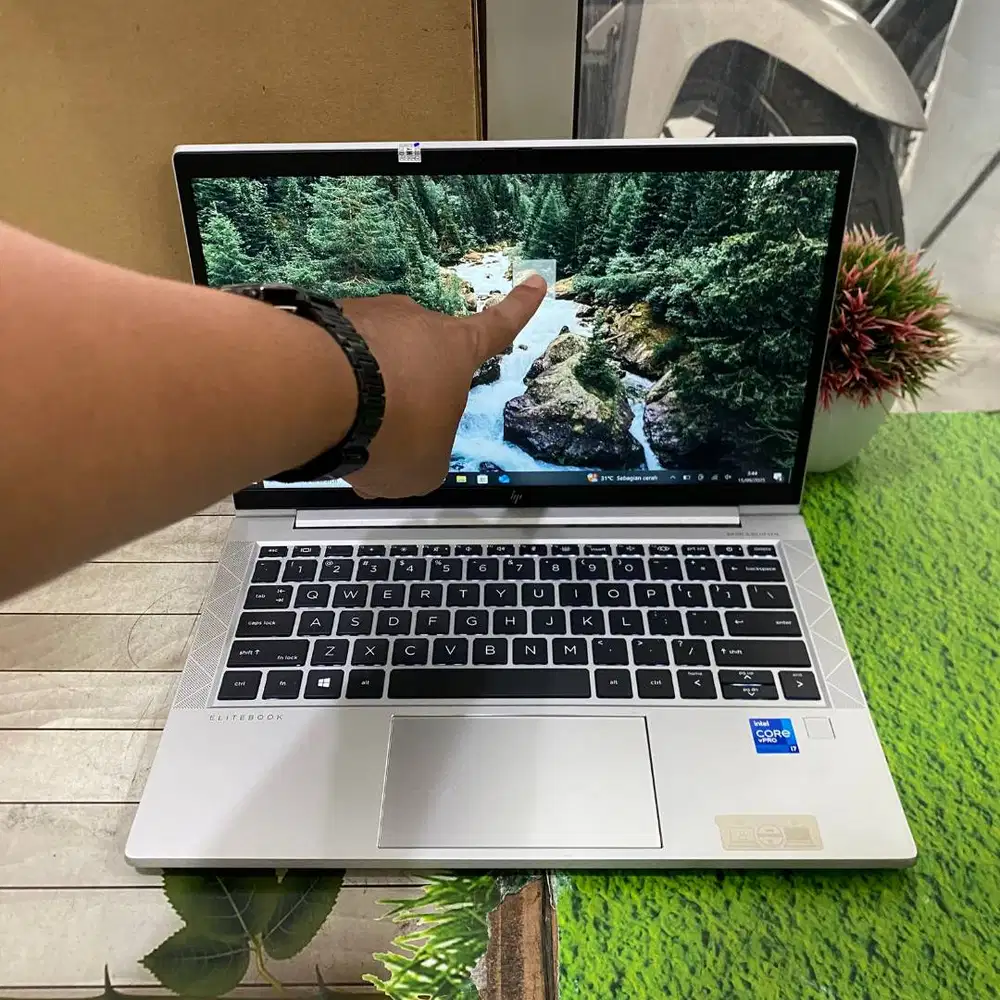 Hp Elitebook 830 G8 Core i7-1185G7 32GB 512GB 13,3 Touchscreen Win 11