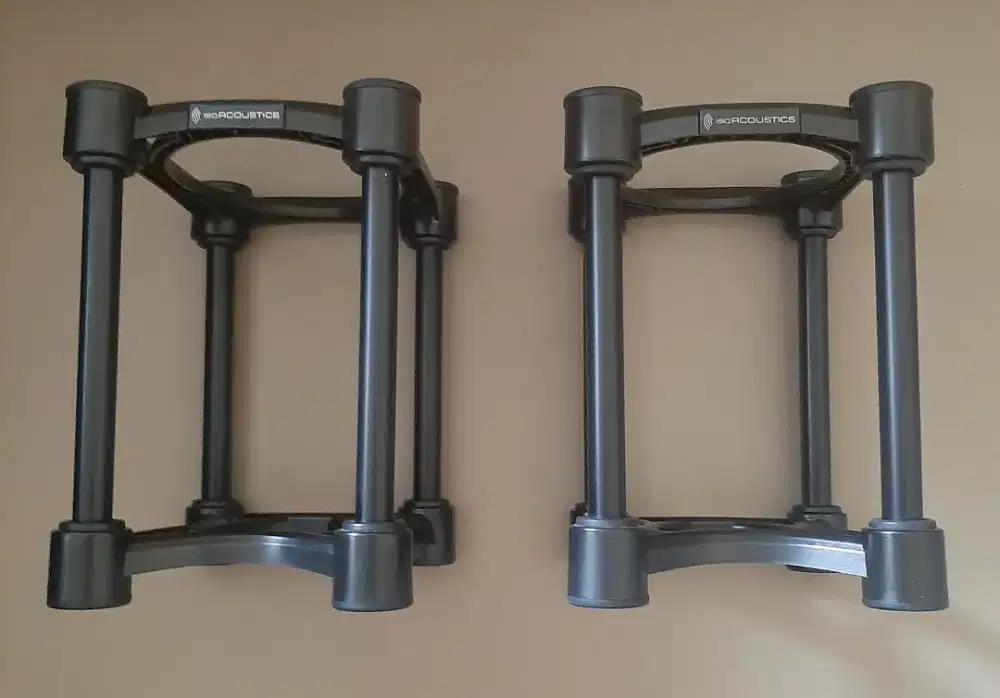 Speaker Stand IsoAcoustics ISO 155