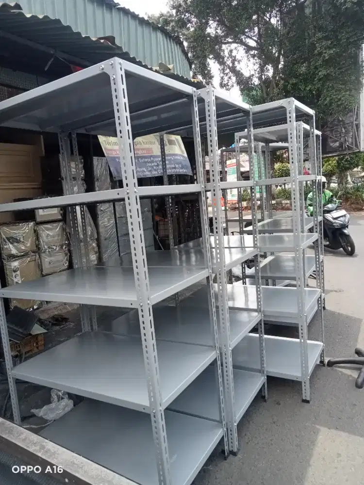 Rak besi multifungsi
