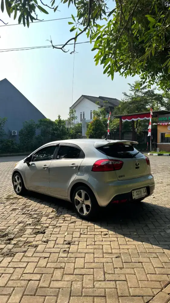 Di jual kia rio 2013 matic