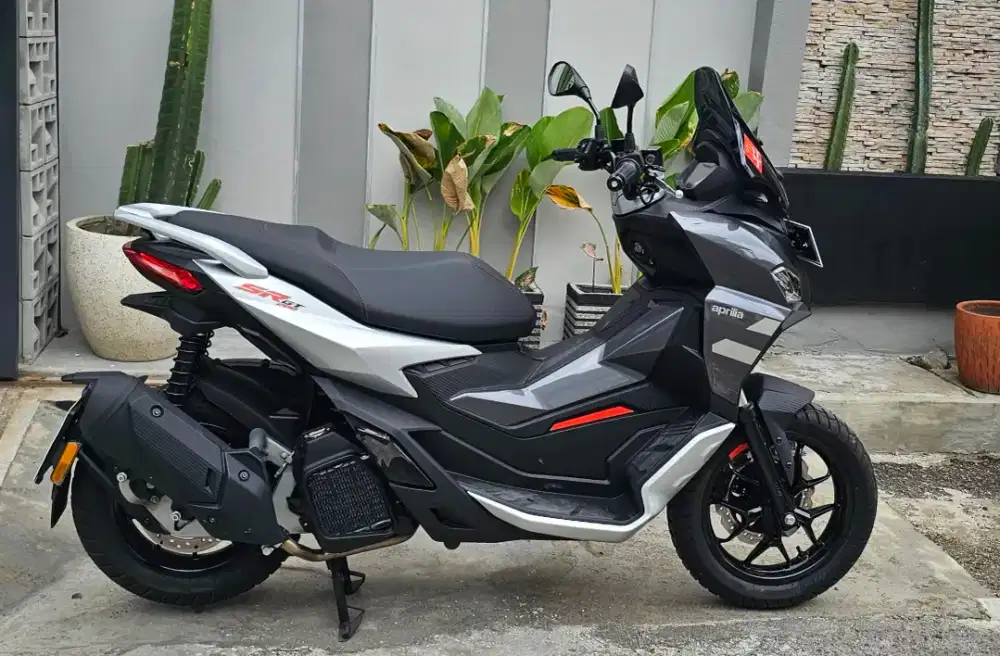 Aprilia SR Gt200