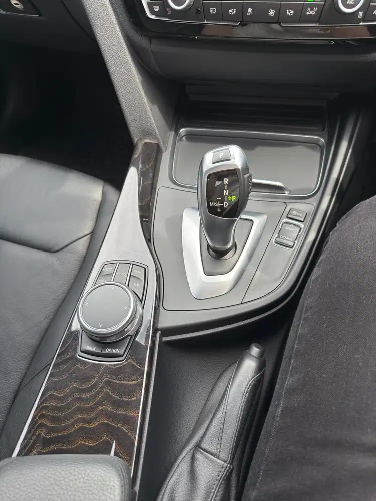 BMW 320i 2018 Bensin