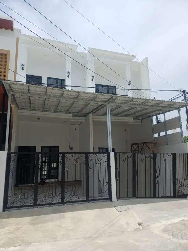 Jual Rumah 2 Lantai Bekasi kota di Harapan Indah Hrg bisa nego (C0640)