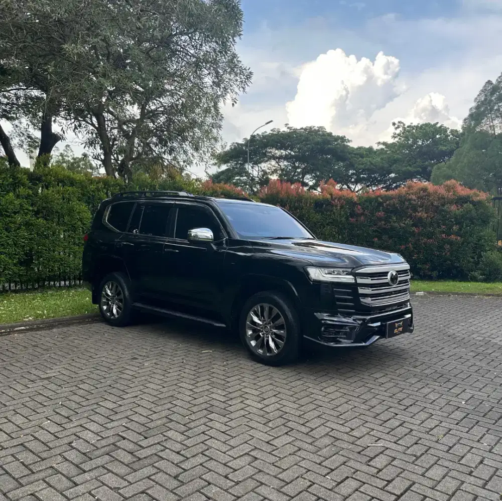 Toyota Land Cruiser 300 VXR 2023