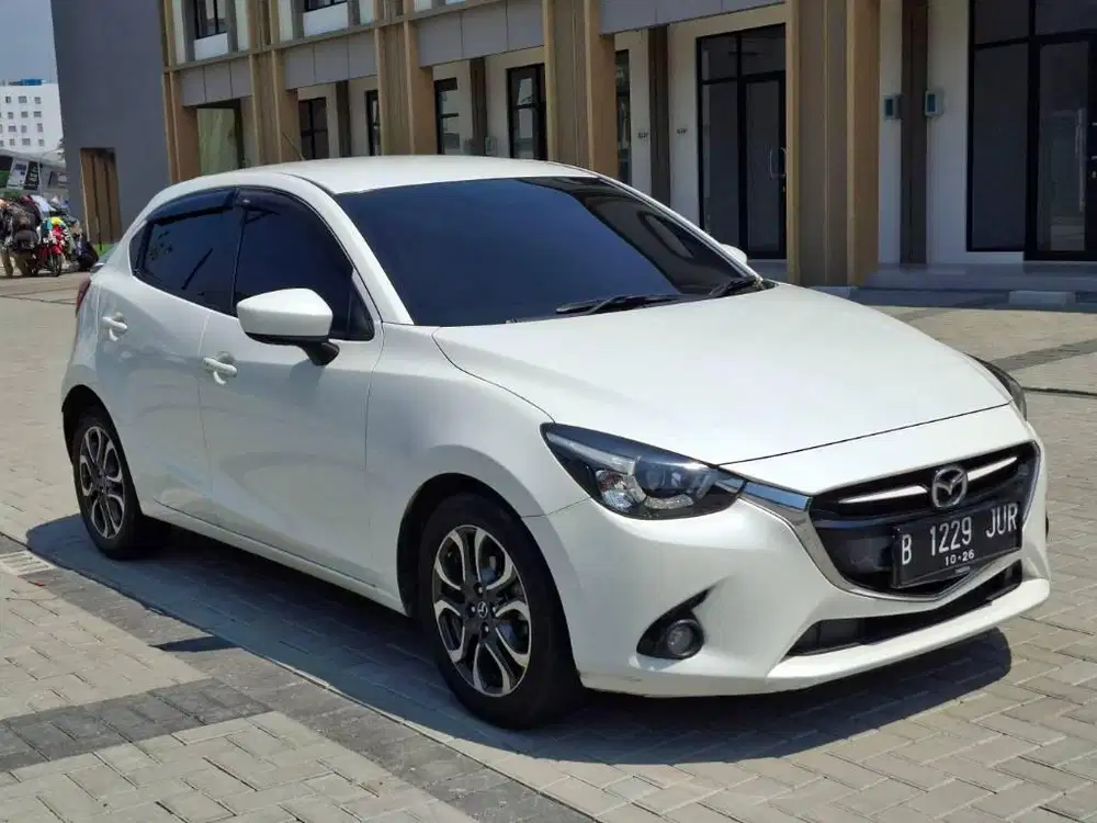 MAZDA 2 R AT 2016 PUTIH
