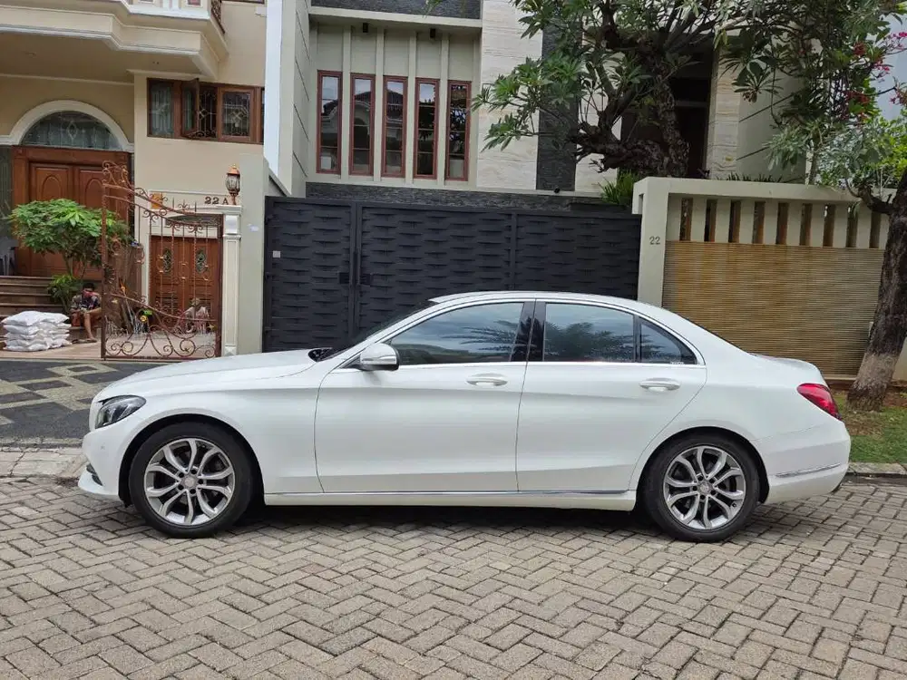 Mercedes-Benz C200 (2015)