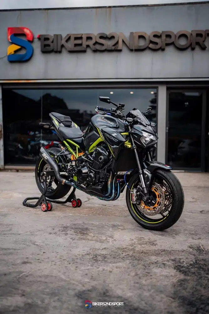 KAWASAKI Z900 MODIF zx r6