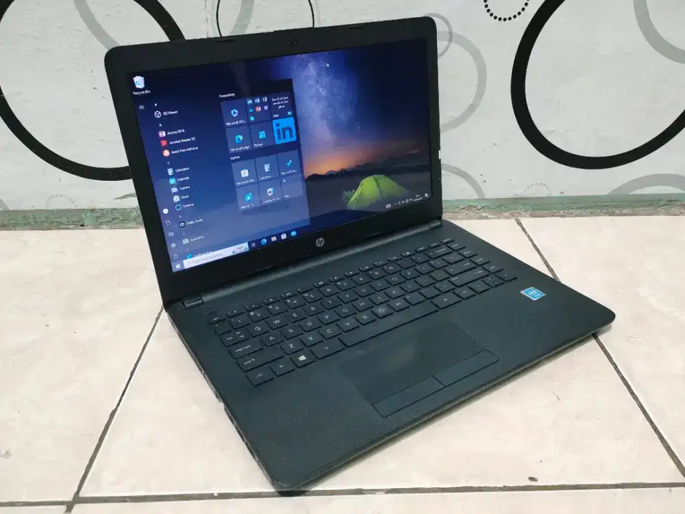 Laptop HP 14 - bs745TU