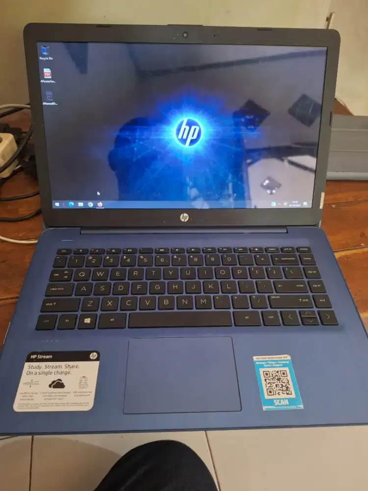 HP stram 14 touch