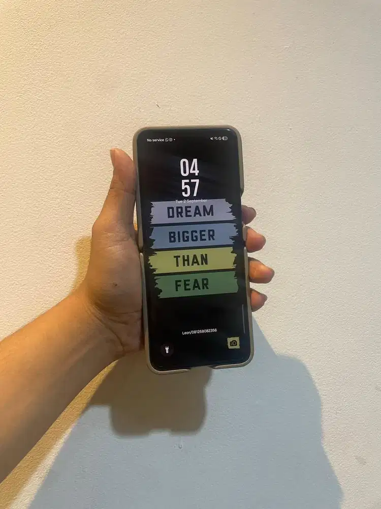 Samsung Galaxy Z Flip 5 – 256GB (Hitam) Mulus + Free Case Premium