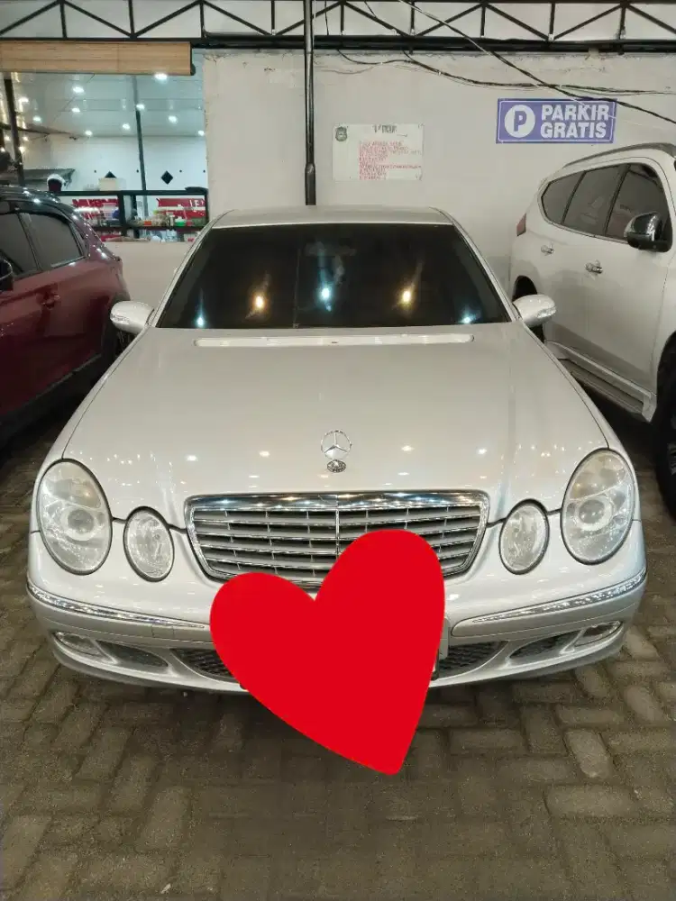 Mercedes-Benz E260 2003 Bensin