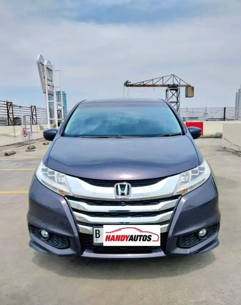 Honda Odyssey E Prestige Tahun 2014 Automatic Ungu Metalik